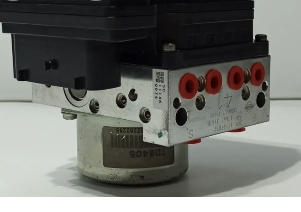 ACTIONNEUR ABS OCCASION BON ÉTAT RENAULT KOLEOS I (HY_) Diesel 2.0 dCi 4x4 (HY0K) 150 CV (09/2008 - Aujourd'hui)